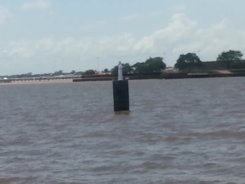 Imagem de São José sobre a Pedra do Guindaste, no rio Amazonas.