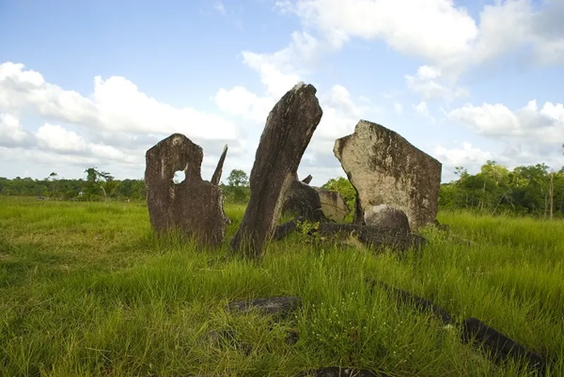 Megálitos do Parque Arqueológico do Solstício, em Calçoene.