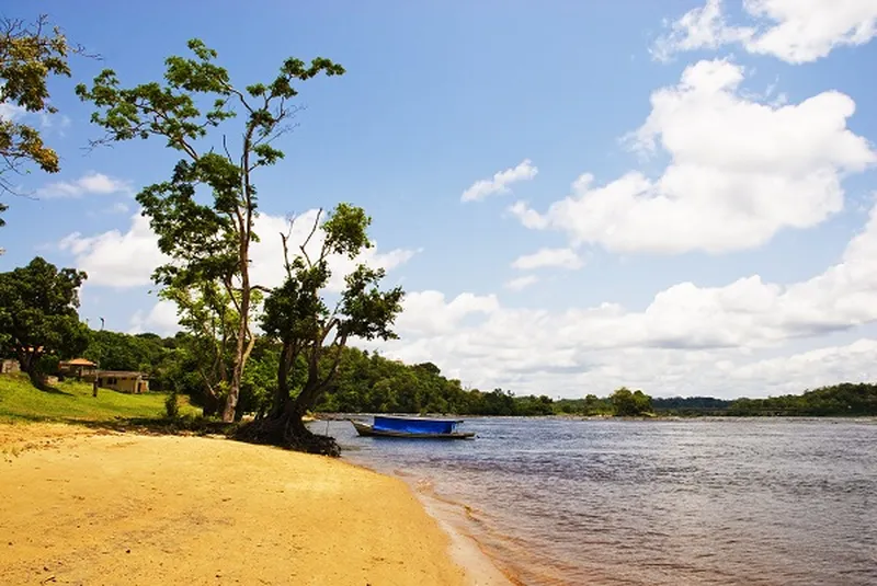 Praia fluvial em Ferreira Gomes.